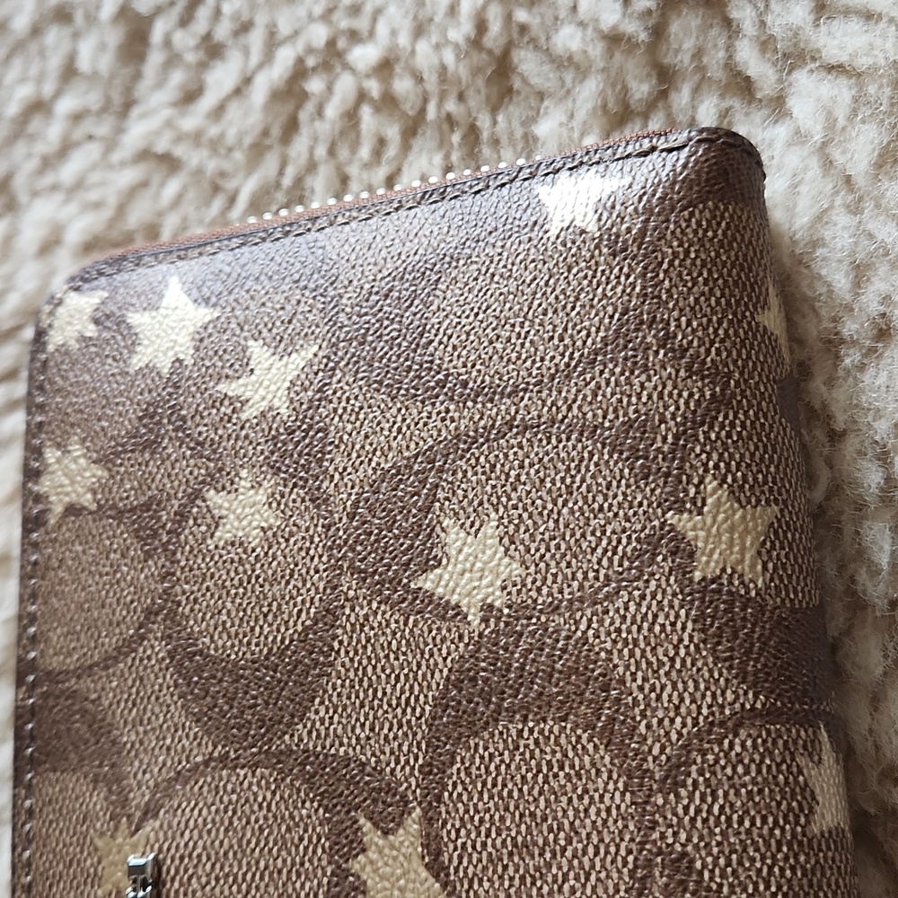 Gorgeous Coach 3/4 Zippered Signature Star Leather Long Wallet ⭐️🤎 - Picture 3 of 16